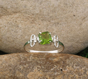 Anillo de Boda Clásico Minimalista con Peridoto Cuadrado y Cuarzo, Plata de Ley 925, Piedra de Nacimiento de Agosto para Mujer, Joyería Fina al por Mayor - Product Image 6