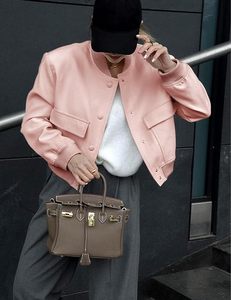 Chaqueta Bomber Rosa Corta con Bolsillos de Parche, Cuello Alto, Manga Larga, Ropa Exterior Informal para Mujer, Abrigo de Color Sólido con Cierre de Botones - Product Image 3