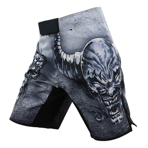 Shorts d'entraînement pour hommes MMA Muay Thai Boxe Kickboxing Grappling, imprimé crâne de démon personnalisé, 100% polyester, séchage rapide, durable - Product Image 1