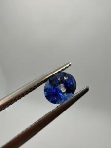 Zafiro Azul Real Natural AAA, Corte Ovalado, 1.25ct, 6.5x5.5x4mm, Facetado, Tratado Térmicamente, con Cambio de Color, Suelto, de Ceilán, para Joyería Personalizada - Product Image 5
