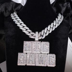 Collar con Nombre Personalizado Iced Out, Compatible con Cadena Cubana de 20mm, Colgante de Letra Apilable, Diamantes CZ Baguette, Joyería Personalizada - Product Image 1