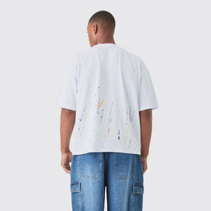 เสื้อยืดแขนสั้นทรงบ็อกซี่ผ้าฝ้ายคุณภาพสูง 100% สำหรับผู้ชาย สวมใส่สบาย ทรงโอเวอร์ไซส์ ไม่เป็นขุย  รับสกรีนโลโก้ ดีไซน์เรียบง่ายสำหรับผู้ใหญ่ - Product Image 5