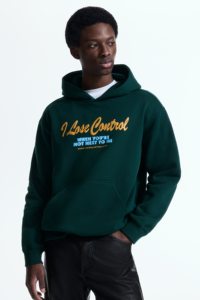 Hoodie de style streetwear personnalisable, pull oversize en molleton de coton premium - Product Image 3