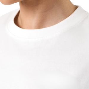 Camiseta Blanca Oversize de Algodón Suave para Mujer, Cuello Redondo, Largo a la Cadera, Ajuste Relajado, Estilo Casual Urbano, Top de Moda - Product Image 3