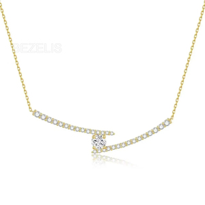 Pendentif en diamant de laboratoire taille coussin éclatant avec chaîne en câble, en or jaune massif, taille coussin, luxe minimaliste et raffiné - Product Image 2