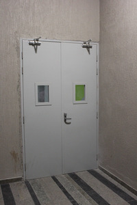 Porte coupe-feu en acier d'exportation indienne avec dimensions personnalisées et finition de peinture en poudre de qualité supérieure disponible pour les commandes en gros - Product Image 3