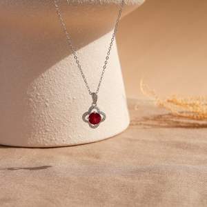 Collar de Plata con Trébol de Rubí Genuino, Joyería con Piedra Roja de Rubí de Laboratorio, Regalos de Aniversario y Cumpleaños para Ella - Product Image 2
