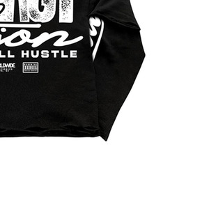 T-shirt noir à manches courtes pour homme, col roulé, coupe classique, 100 % coton jersey, logo sur le devant - Product Image 4