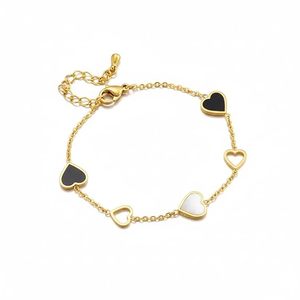 Brazalete Abierto Ajustable de Madera Pulida con Grabado Tradicional, Escultura Kada para Hombres y Mujeres |   Ocasión Navideña - Product Image 4