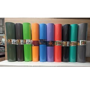 Tapis de yoga pliable en silicone rouge de 4 mm, éco-responsable, avec ligne de positionnement, idéal pour le voyage et le fitness, au meilleur prix de gros - Product Image 5