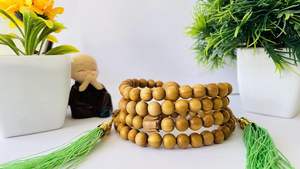 Tasbih de cuentas de madera hecho a mano, diseñado para un conteo de dhikr suave y cómodo para la oración de zikr a bajo costo. - Product Image 5