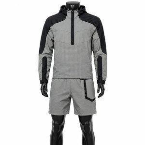 Conjunto de cortavientos con capucha y bloques de color gris y negro, con cremallera de cuarto y pantalones cortos, transpirable, personalizado - Product Image 1