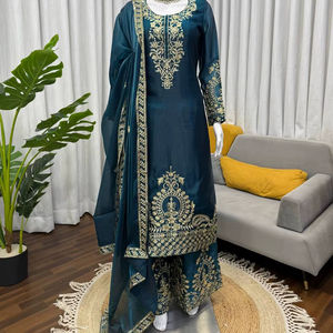 Tenue de fête festive, costume Sharara en crêpe de soie bleu, extensible et infroissable - Product Image 1