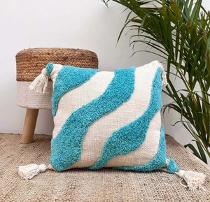 Housse de coussin 100 % coton la plus vendue avec tissu à coutures fines et motifs décoratifs uniques pour un aménagement intérieur élégant - Product Image 1