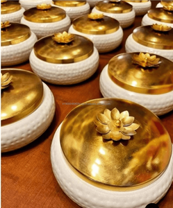 โถโลหะใส่ผลไม้แห้งสำหรับงานแต่งงานสไตล์อินเดียฮาลดี้เมดี้ภาชนะใส่ของขวัญสำหรับอาบน้ำเด็กกล่องของขวัญงานปาร์ตี้ - Product Image 1