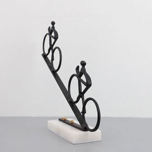 Escultura Dorada sobre Soporte, Escultura Hecha a Mano, Decoración para el Hogar, Oficina, Escritorio, Sala de Estar, Mesa, Artículo Decorativo y de Regalo - Product Image 4