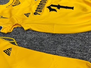 Uniformes de Fútbol Americano para Adultos 2026 de la Más Alta Calidad, Diseño Personalizado, Impresión por Transferencia de Calor, Jersey de Tela Twill Integrada - Product Image 6