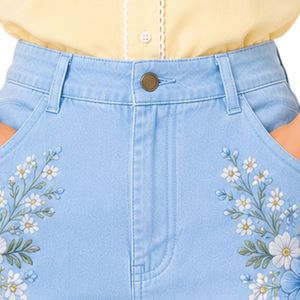 Shorts de Mezclilla Personalizados para Mujer, Bordados con Flores Azul Cielo, Cintura Alta, Casuales, de Verano, de Algodón Elástico, con Logotipo Personalizado - Product Image 5