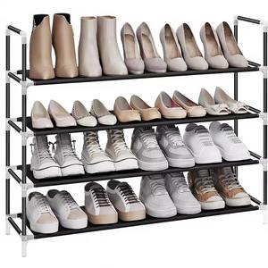 Un porte-chaussures luxueux et élégant en métal ajoute une touche moderne et minimaliste à n'importe quelle pièce ou entrée. - Product Image 1