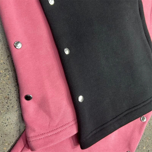 Pantalones Deportivos Personalizados para Hombre con Cintura Elástica y Cordón Ajustable, Decoración con Remaches, Pantalones Anchos Casuales, Negro y Rosa, Unisex, 100% Algodón - Product Image 4