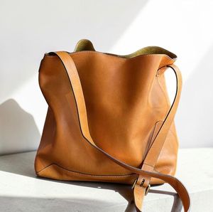 Sac hobo en cuir véritable pour femme, bandoulière, style minimaliste, grande capacité, couleur marron, usage quotidien - Product Image 4