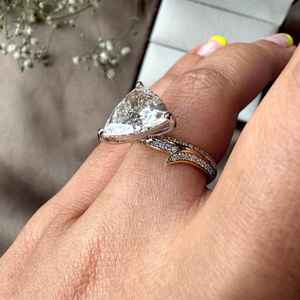 แหวนเพชรโมอิสซาไนต์ทรงแฟนซีไตรลิออนคัท ประดับด้วยเพชรแบบฮาโล สำหรับผู้หญิง ชุบทอง เงินแท้ 925 ของขวัญเครื่องประดับสุดพิเศษสำหรับเจ้าสาว - Product Image 3