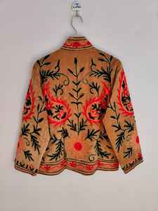 Veste en velours bohème Suzani – Manteau floral brodé à la main, vêtement d'extérieur vintage tribal bohème, veste artistique brodée ouzbèke - Product Image 5