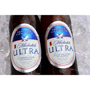 Bière inspirée des performances, conçue pour les athlètes Michelob Ultra et les amateurs de boissons soucieux de leur mode de vie - Product Image 1
