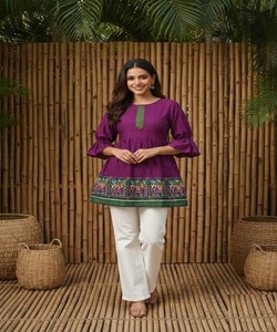 เสื้อผ้าไหมเดลต้าทันสมัยสีพื้นเรียบสำหรับใส่ทุกวัน ราคาขายส่ง เสื้อผ้าชาติพันธุ์ สีชมพู - Product Image 2