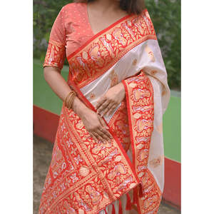 Sari de seda suave para mujer, tejido con hilo Zari, diseño Baluchari Durga Pooja, en blanco y rojo, de Elite Weaves, con elegante trabajo de Zari. - Product Image 4