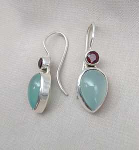 ต่างหูทรงหยดน้ำประดับพลอยแกรนเนตอะควาคาลซีโดนีธรรมชาติ รับรองโดย GIA เงินแท้ 925 เครื่องประดับพลอยสำหรับผู้หญิง ขายส่งแบบ OEM - Product Image 2