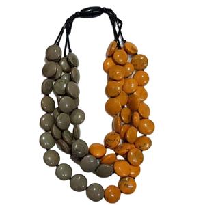 Collar con cuentas de botón de resina, accesorios de rosca, collar de botón de resina de dos colores - Product Image 1