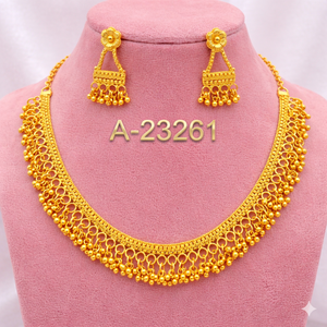 ชุดเครื่องประดับสร้อยคอเพชรซิคอนชุบแพลตตินัมจากโลหะผสมสังกะสีสำหรับผู้หญิง ดีไซน์อินเดียผสมผสานแอฟริกันทันสมัย ประจำปี 2024 จาก MOLL JEWELLERS - Product Image 1