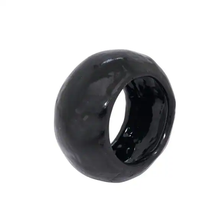 Anillo de Servilleta de Resina de Alta Calidad, Color Negro, Diseño Circular, Elegante Decoración para Mesa de Comedor, Anillo de Servilleta de Resina para Decoración de Fiestas - Product Image 1