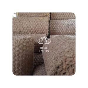 แผ่นรองพื้นใยมะพร้าว บลูโลตัสฟาร์ม รุ่นรักษ์โลก ขายดี |   เส้นใยมะพร้าวธรรมชาติ 100% ทำมือ ลายดิบ ไม่ผ่านการขัดละเอียด เบน เทร - Product Image 2