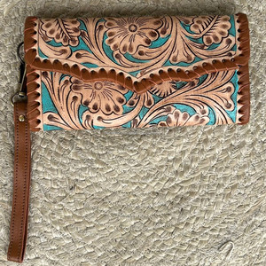 Portefeuille élégant pour femme en cuir véritable fait main, avec porte-cartes multiples et pochette détachable pour poignet - Product Image 4