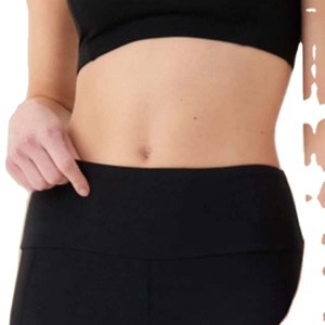Shorts de yoga solides personnalisés par le fabricant, qualité supérieure, taille haute pour femmes, compression respirante, séchage rapide, sans couture, élastique - Product Image 2