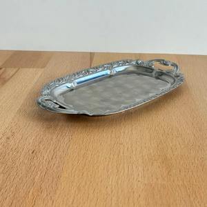 Plateau en métal durable au design unique pour la maison, la cuisine, le bureau, la salle à manger et l'organisation quotidienne des aliments, disponible à prix réduit - Product Image 4