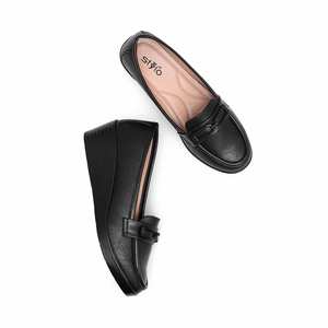 Zapatos de corte negros WN7455 Zapatos planos cómodos - Product Image 1