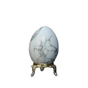 Œuf en howlite naturelle poli, pierre précieuse de guérison pour la méditation, la présentation et la décoration intérieure - Product Image 2