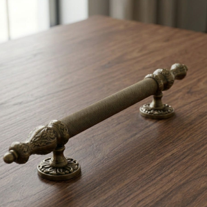 Manija de Puerta Resistente de Latón Sólido de Primera Calidad HI SAFE, 36 Pulgadas, Acabado de Latón Antiguo Moderno, para Entrada Exterior - Product Image 4