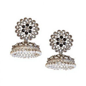 อินโดตะวันตกเลียนแบบมุก Jhumki กับเครื่องประดับชุบดำ8871สีดำ - Product Image 1