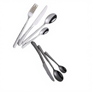 Ensemble de couverts de luxe en acier inoxydable style occidental, motif martelé, couteau à steak, fourchette et cuillère pour dîners en famille, offrant une utilisation durable - Product Image 4