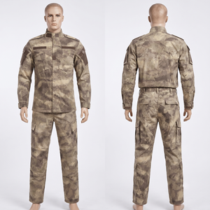 Uniforme tactique pour hommes 245 GSM Ripstop Poly Coton Camouflage désertique avec panneaux renforcés, broderie personnalisée, étiquette tissée - Product Image 1