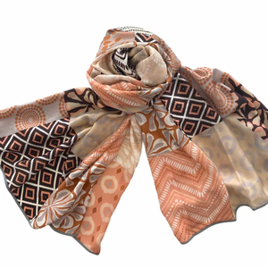 Bufanda Larga de Primavera para Mujer, 100% Seda, con Estampado Digital, Diseño Geométrico Intrincado, Ligera, Suave y Vibrante, Accesorio de Moda de Lujo - Product Image 4