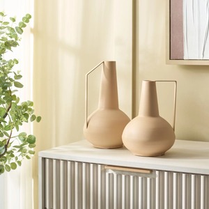 แจกันโลหะแบบมินิมอลพร้อมหูจับ สีเบจ - Product Image 4