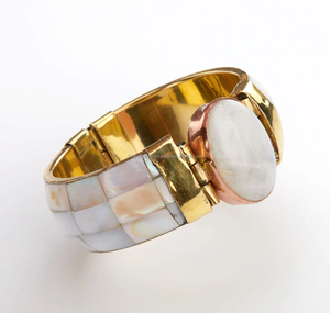 Brazalete de latón Madre perla Venta caliente Pulseras de puño para mujer Brazalete de perlas de madre popular de FWE - Product Image 2