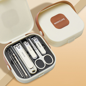 KAAMIR INSTRUMENTS Kit de manucure et pédicure professionnel 18-en-1 en métal avec sac de luxe de haute qualité - Product Image 5