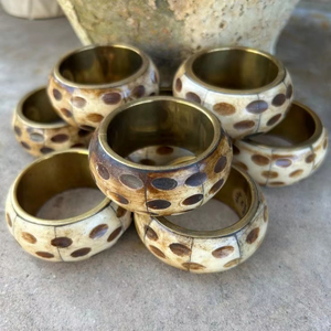 แหวนรองผ้าเช็ดปากดีไซน์สวยงาม แหวนรองผ้าเช็ดปากฝังกระดูก ที่วางผ้าเช็ดปากกระดูก ใช้สำหรับโต๊ะอาหาร ราคาขายดีมาก - Product Image 1