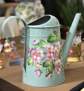 Arrosoir en métal imprimé émaillé artistique avec poignée robuste, outil de jardinage parfait pour les fleurs, les herbes et les plantes - Product Image 2